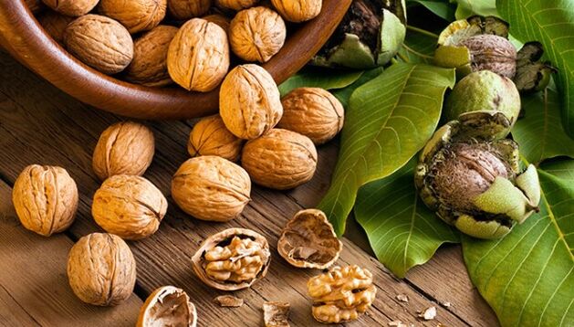 Treatment of varicose veins with nutmeg